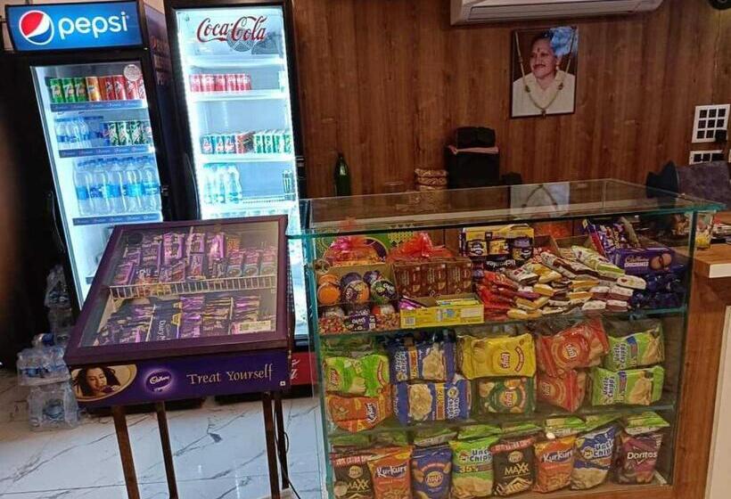 ホテル Pop 89210  Sagar