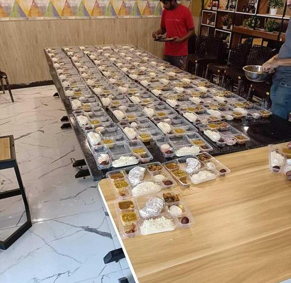 ホテル Pop 89210  Sagar