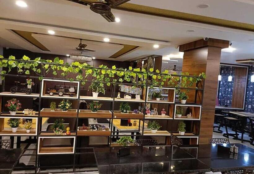 ホテル Pop 89210  Sagar