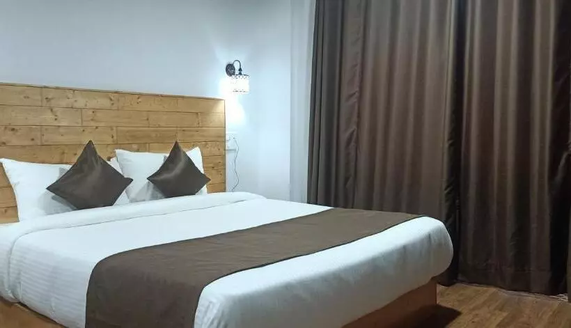 Aamiaismajoitus (B&B) Aranyavilas