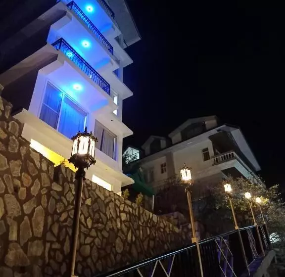 Aamiaismajoitus (B&B) Aranyavilas