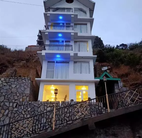 Aamiaismajoitus (B&B) Aranyavilas