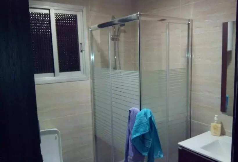 Aamiaismajoitus (B&B) Piso Compartido Cerca De La Universidad Ceu