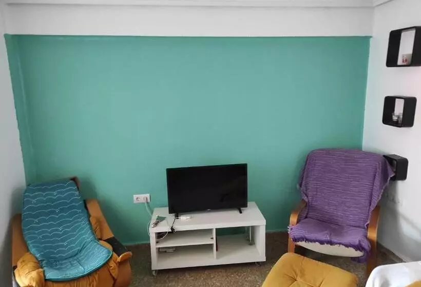 Aamiaismajoitus (B&B) Piso Compartido Cerca De La Universidad Ceu