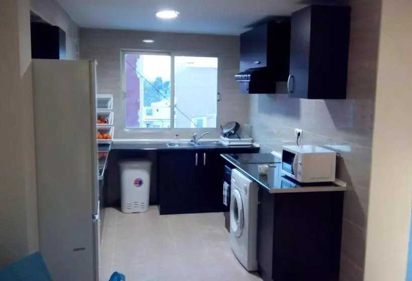 Aamiaismajoitus (B&B) Piso Compartido Cerca De La Universidad Ceu