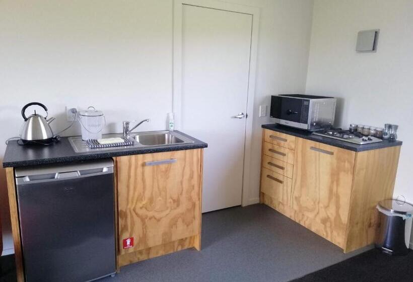 Bed and Breakfast Scenic Waterways Retreat