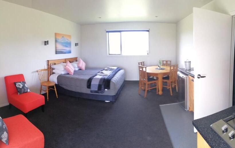 Bed and Breakfast Scenic Waterways Retreat