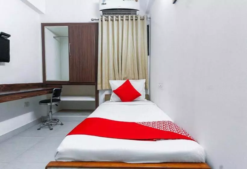 ホテル Oyo Flagship Nest Residency