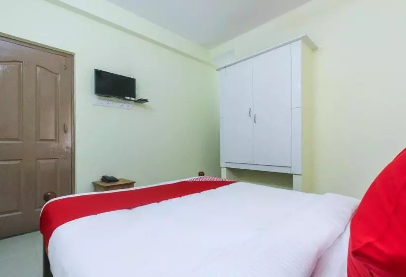 ホテル Oyo Flagship Nest Residency