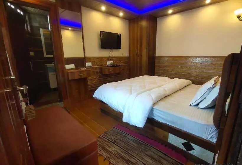 Hotelli Ratna Villa Inn