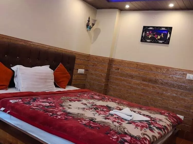 Hotelli Ratna Villa Inn