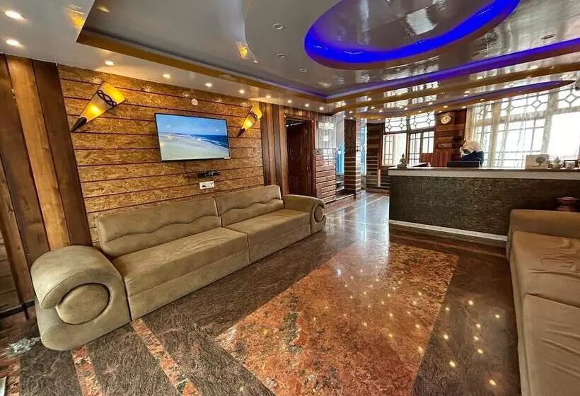 Hotelli Ratna Villa Inn