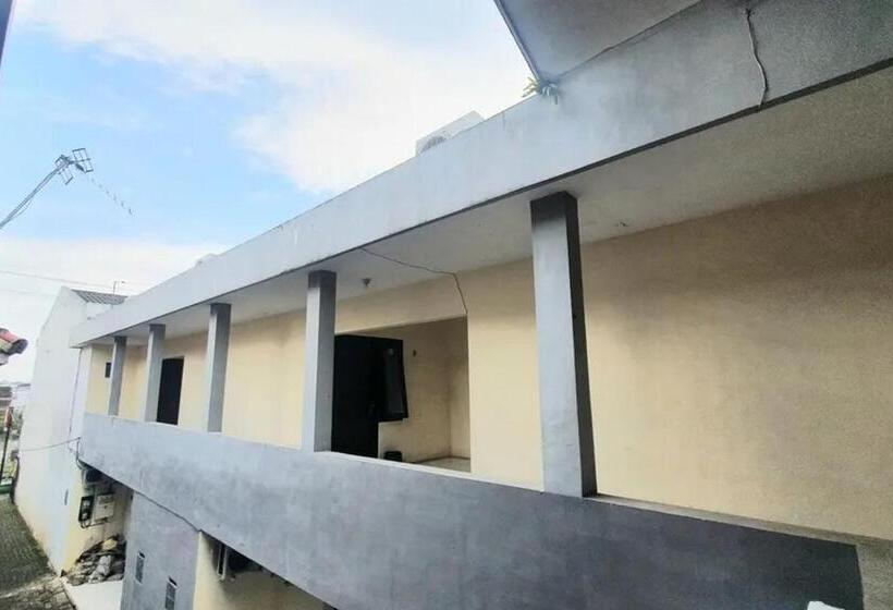 酒店 Reddoorz Near Universitas Pgri Kanjuruhan