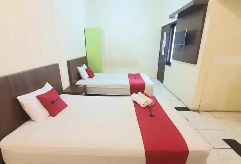 Hotelli Reddoorz Near Universitas Pgri Kanjuruhan