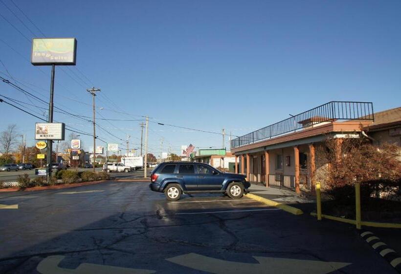 ホテル Royalinn & Suites