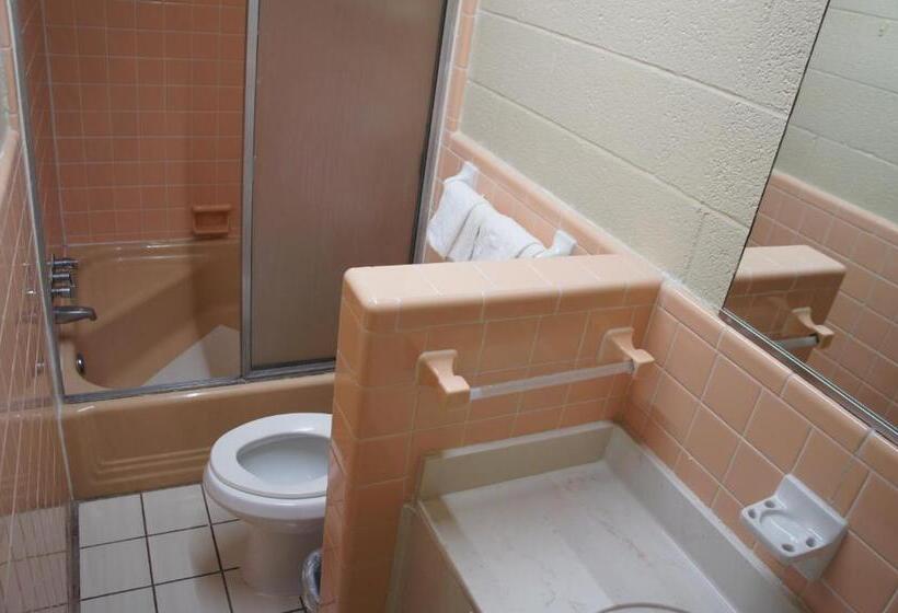 ホテル Royalinn & Suites