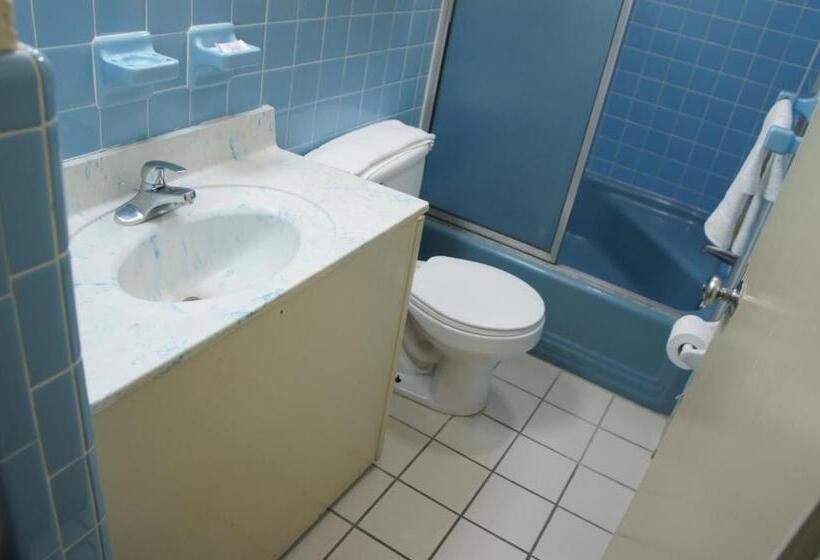 ホテル Royalinn & Suites