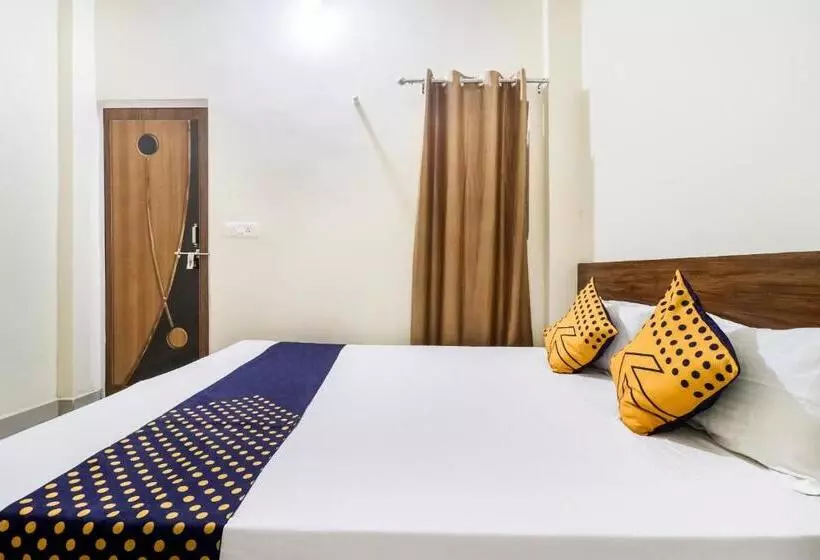 ホテル Spot On 40073 Yash Homestay