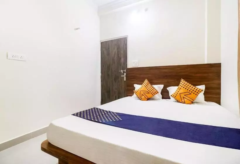 ホテル Spot On 40073 Yash Homestay