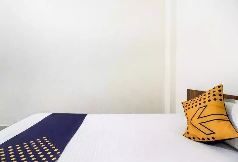 ホテル Spot On 40073 Yash Homestay