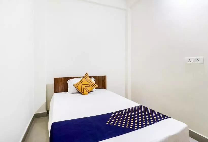 ホテル Spot On 40073 Yash Homestay
