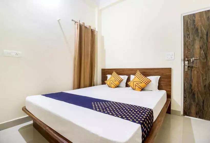 ホテル Spot On 40073 Yash Homestay