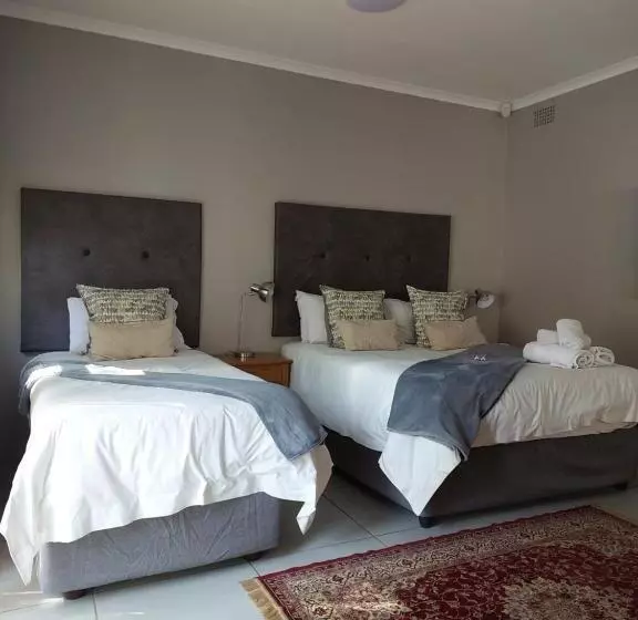 Majatalo Big Tree Guesthouse Brits