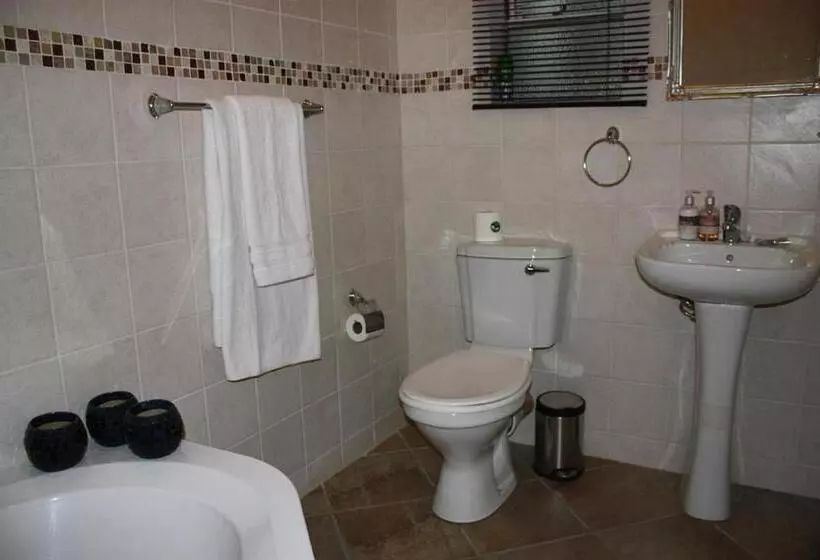 Majatalo Big Tree Guesthouse Brits