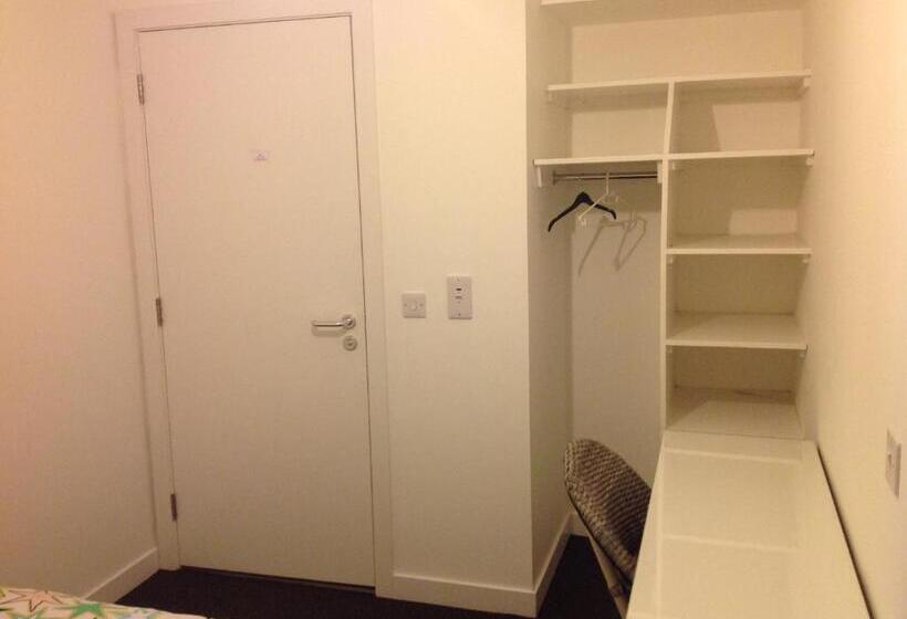 پانسیون Westend Property