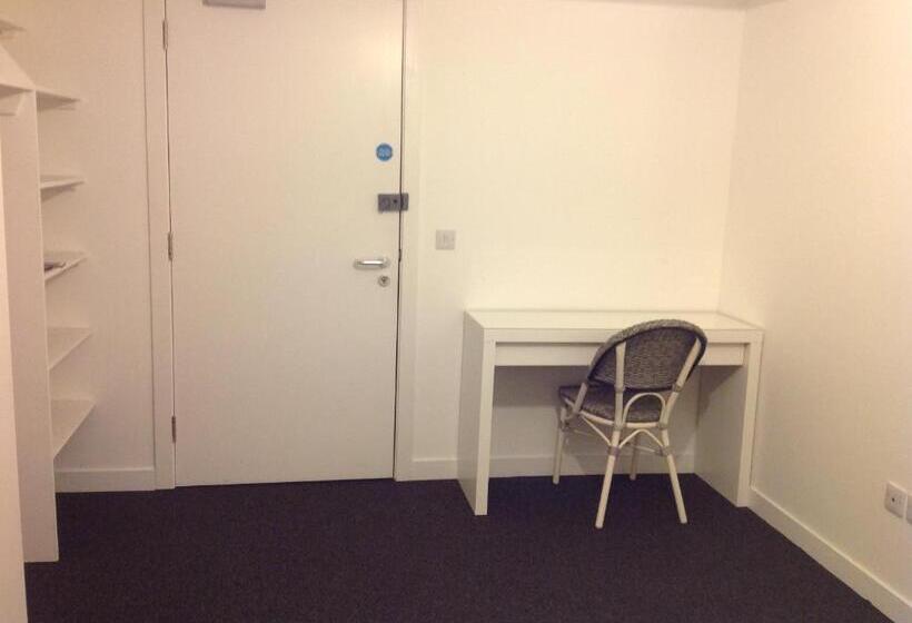 پانسیون Westend Property