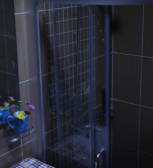 پانسیون Zaya Guest House