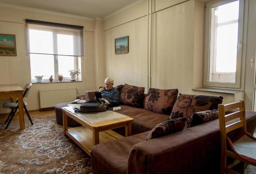 پانسیون Zaya Guest House