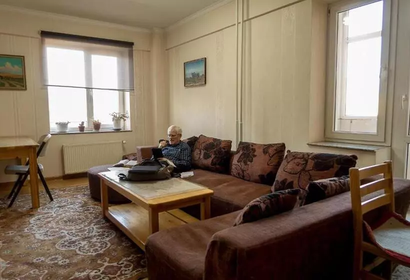 پانسیون Zaya Guest House
