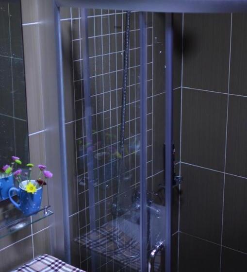 پانسیون Zaya Guest House