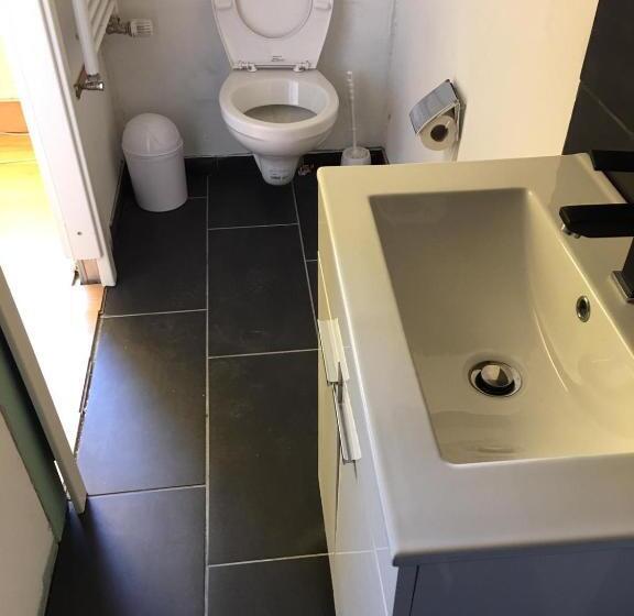 بنسيون Zweibettzimmer