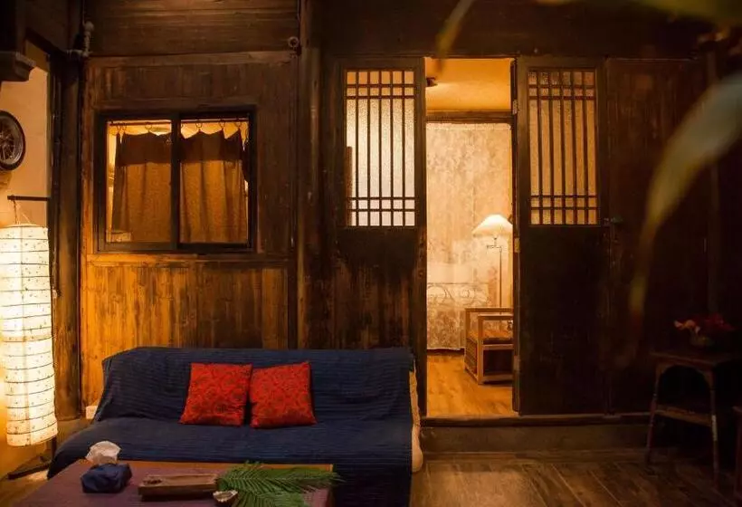 Pig S Boutique Hotel Xidi