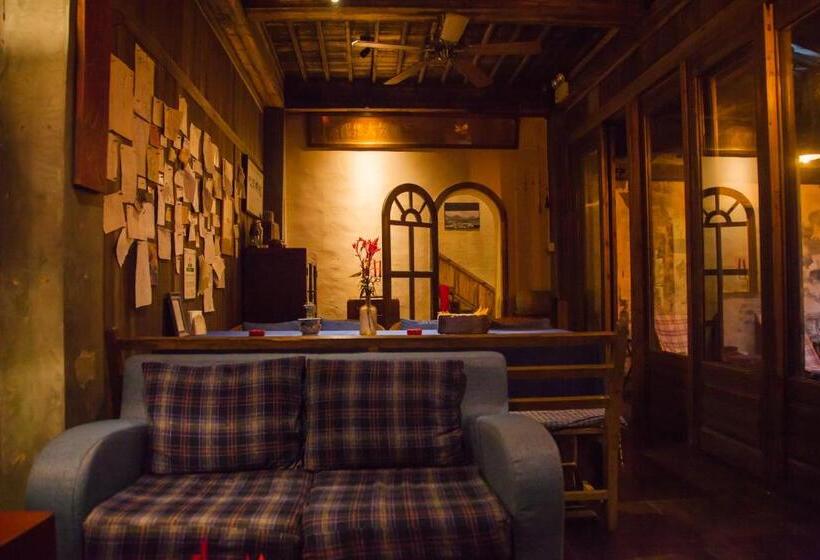 Pig S Boutique Hotel Xidi