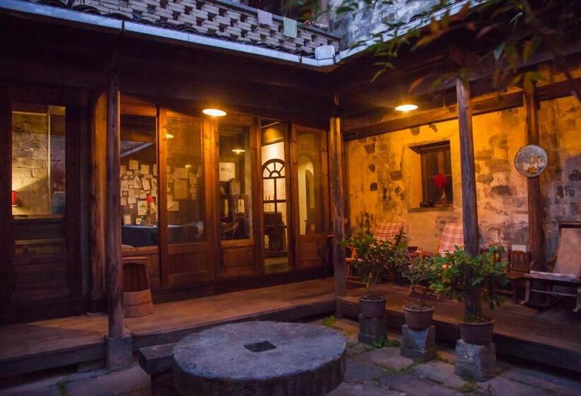 Pig S Boutique Hotel Xidi