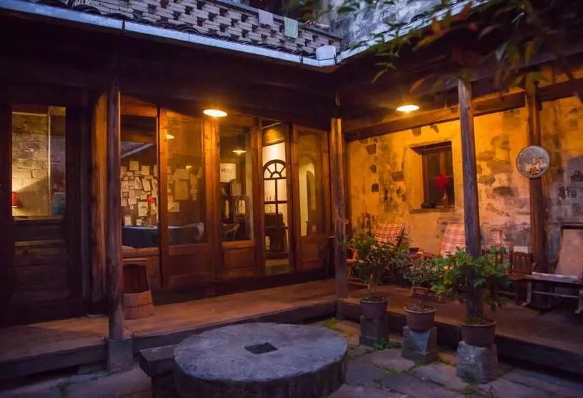 Pig S Boutique Hotel Xidi