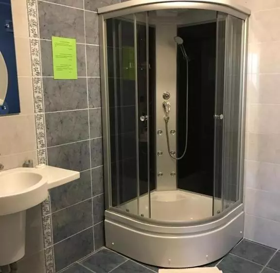 هاستل Pension Hanul Andritei