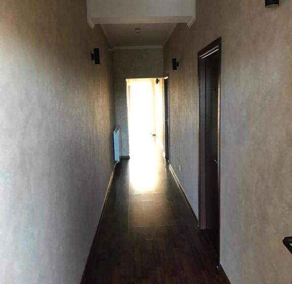 هاستل Pension Hanul Andritei