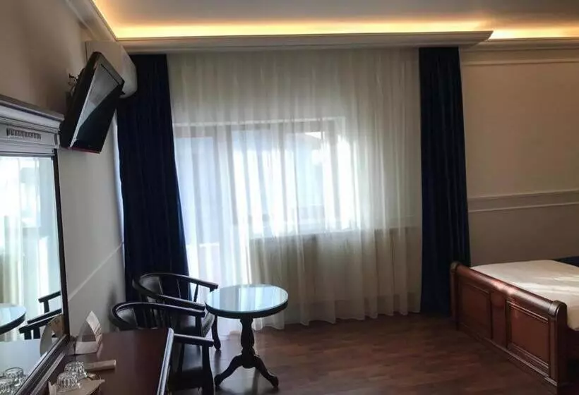 هاستل Pension Hanul Andritei