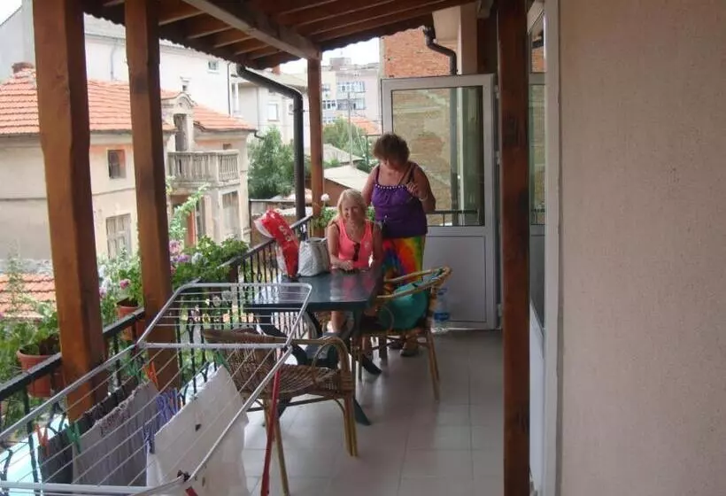 Retkeilymaja Radi Inn