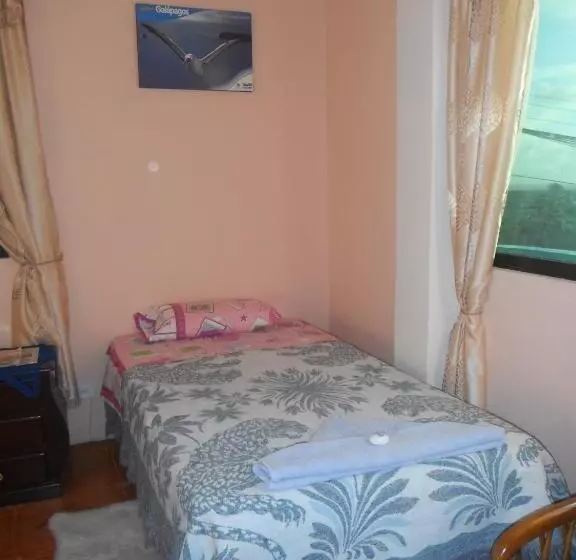 تختخواب و صبحانه Casa De Celeste