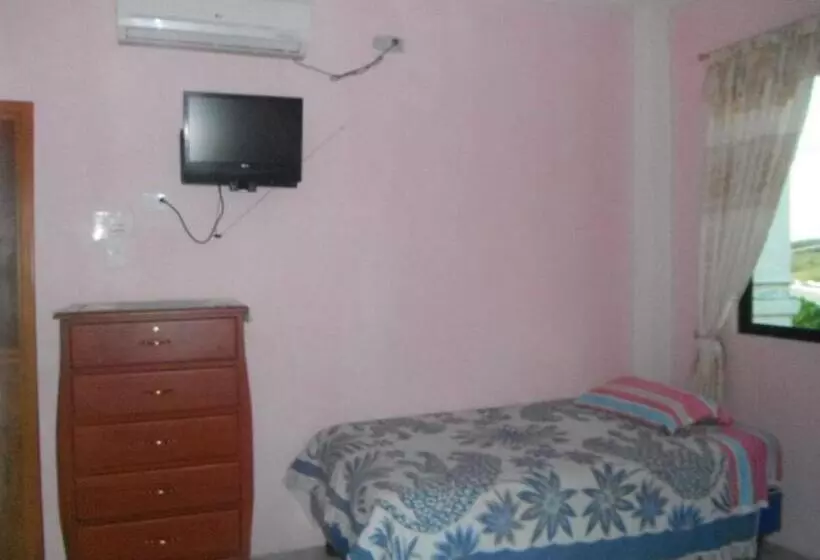 تختخواب و صبحانه Casa De Celeste