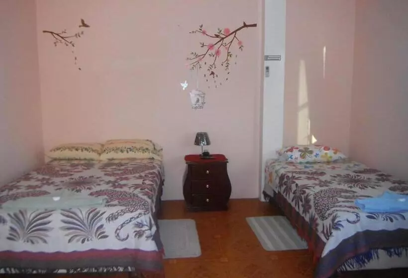 تختخواب و صبحانه Casa De Celeste