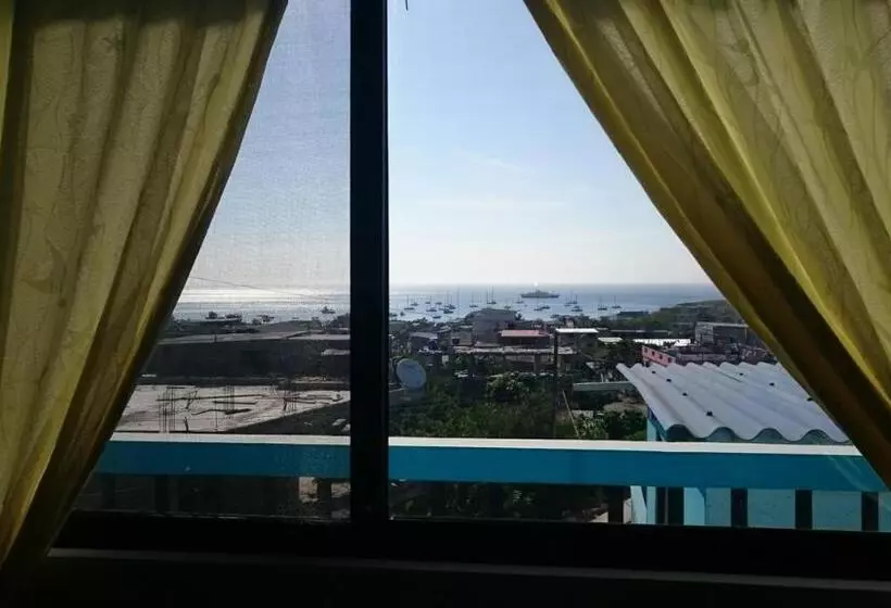 تختخواب و صبحانه Casa De Celeste