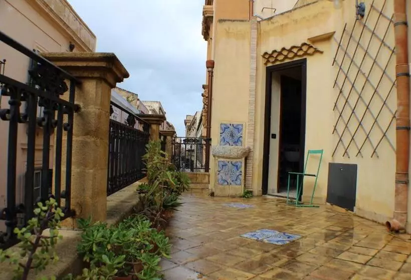 Aamiaismajoitus (B&B) Dimora Di Charme Cassaro 168