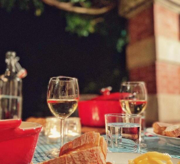 مبيت وإفطار Petit Château Le Piot