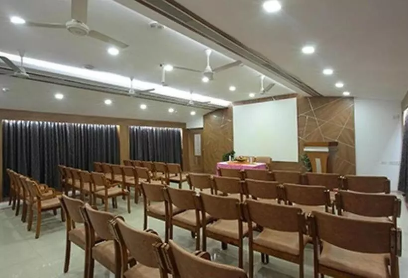 ホテル Anjali Park